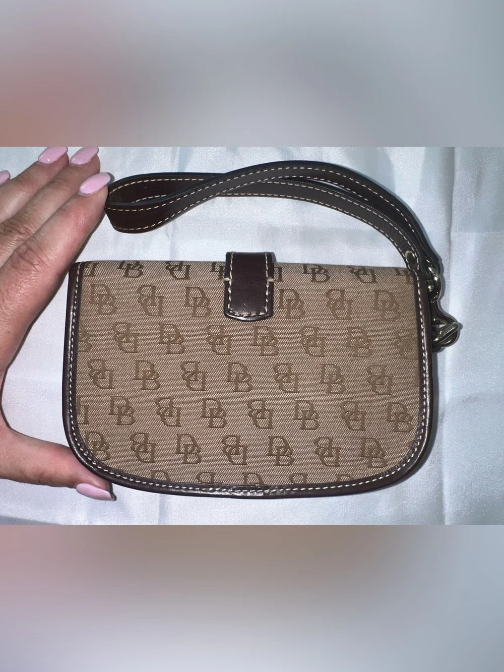 Dooney & Bourke compact brown